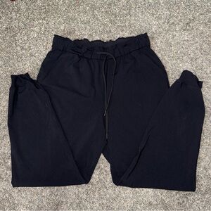 lululemon women’s Black Joggers size 10